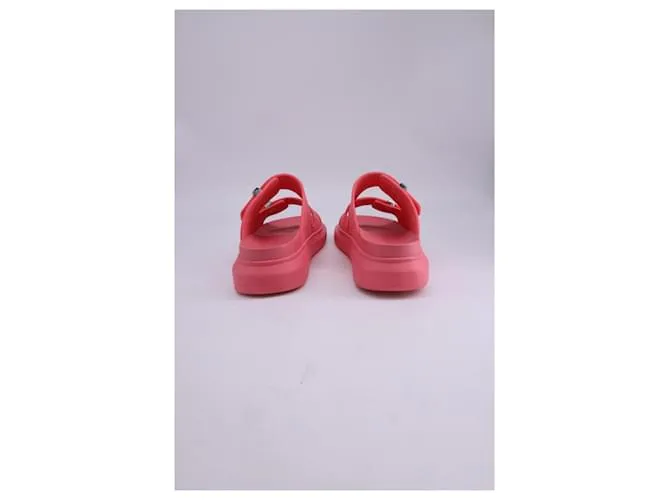 Chanclas híbridas con hebillas de caucho color coral de Alexander McQueen Naranja 