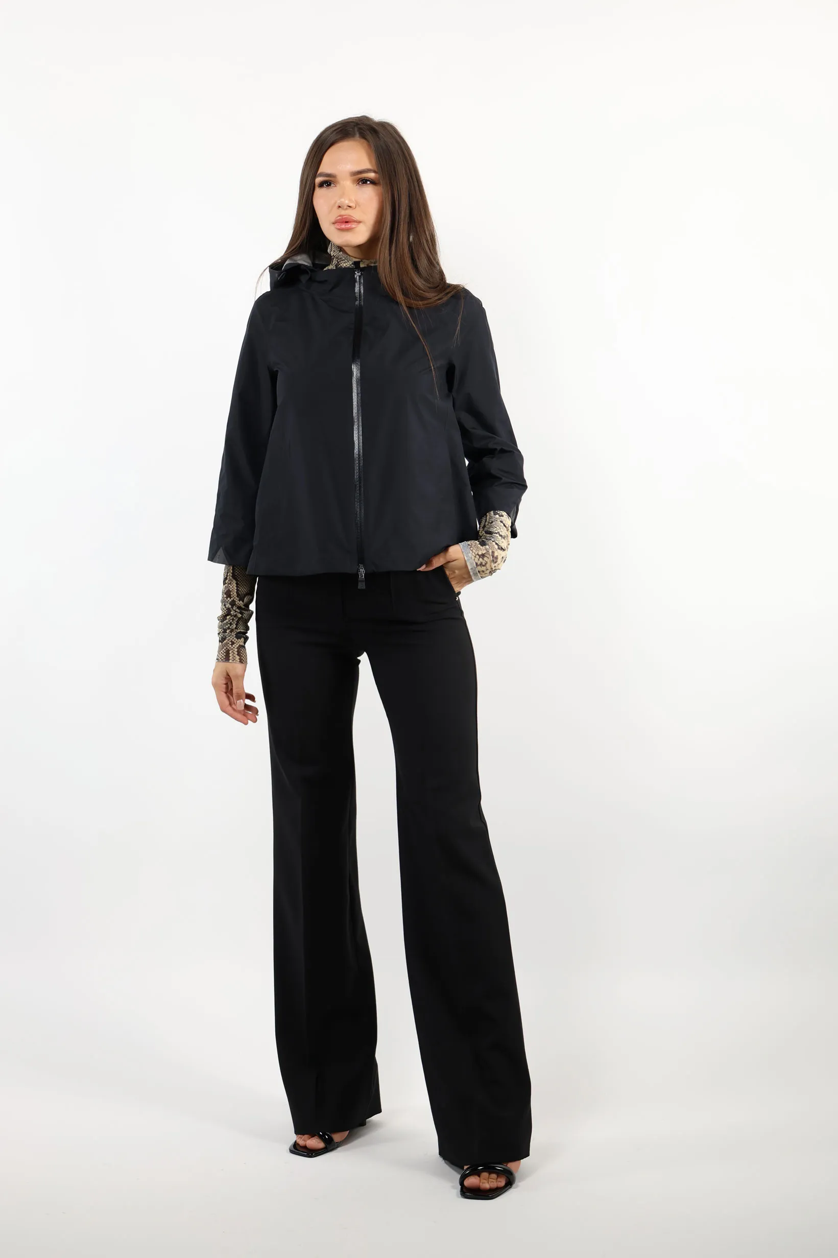 Chaqueta negra de tejido