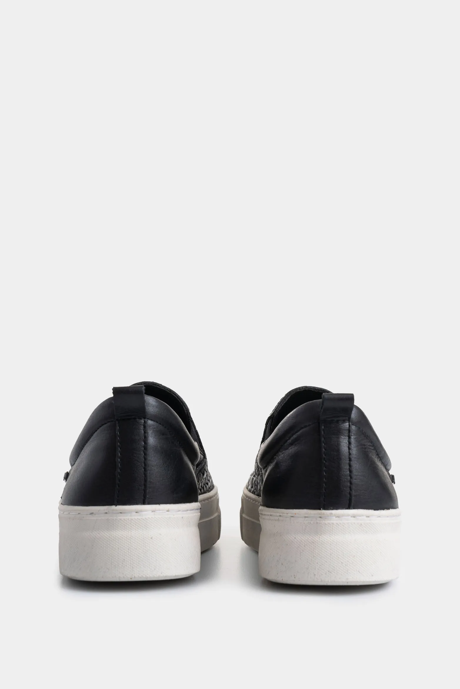 Mocasines Orión de cuero para mujer grabado