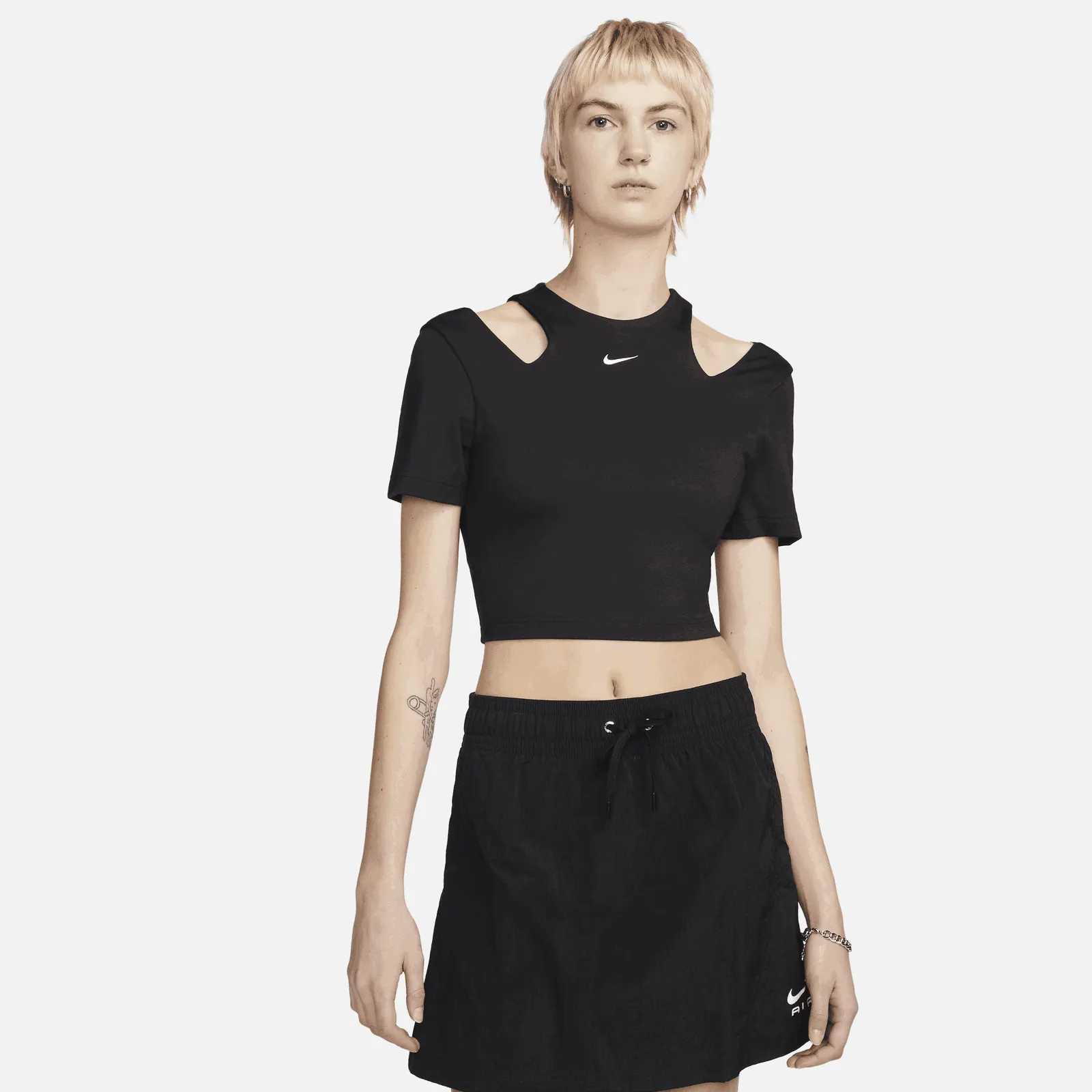 Nike Sportswear Essentials Tee