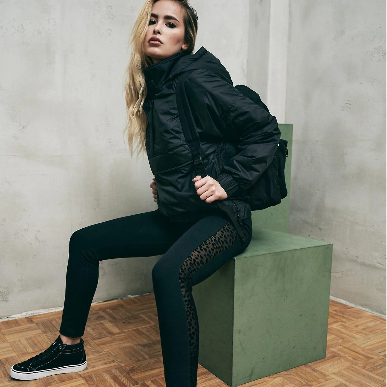 Urban Classics Ladies - FLOCK LACE Spitze Leggings