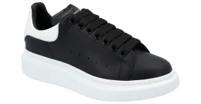 Zapatillas Oversized 'Larry' para mujer de Alexander McQueen en negro/blanco 